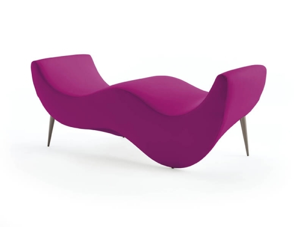 Kreslo purpurového nábytku osvieži miestnosti Kreslo purpurový nábytok miestnosti-svieži interiér