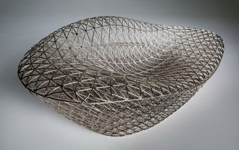 Lounge sedačka z 3D tlačiarne od Janne Kyttanen s moderným tvarom obývacia pohovka z moderného dizajnu 3D tlačiarne moebel