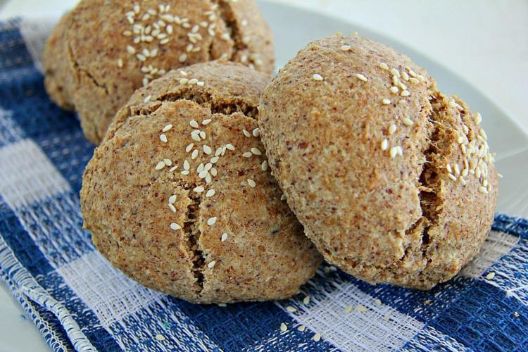 Celozrnná sezamová rolka