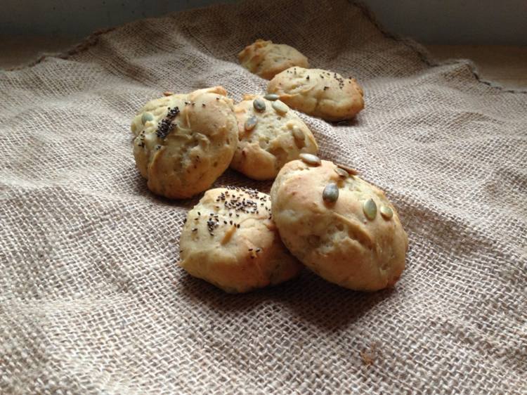 bezlepkové-tekvicové-semienka-mak-rožky-vegánske