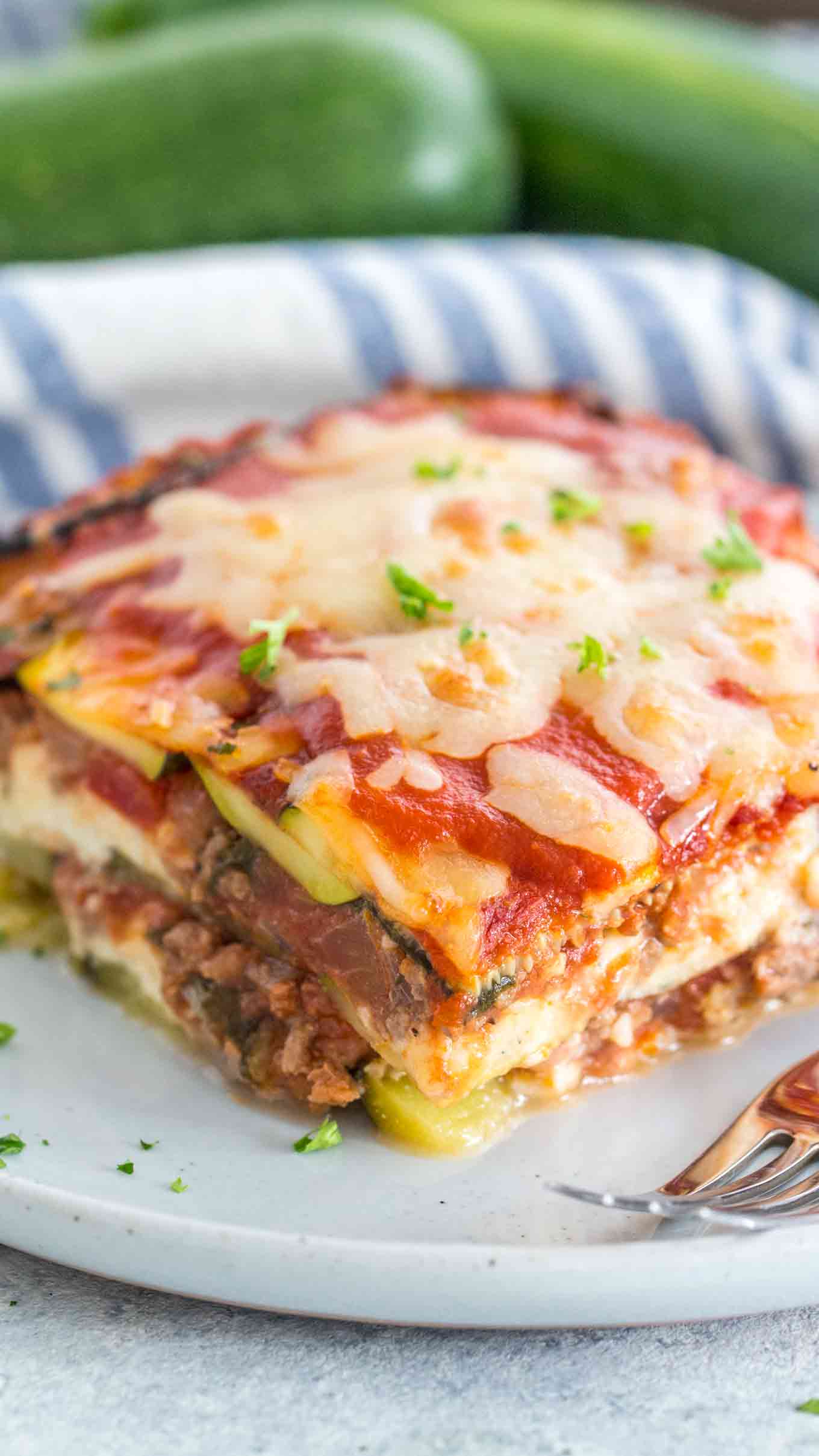 Lasagne s nízkym obsahom sacharidov, kapustová paradajková omáčka, keto chudnutie bez cukru