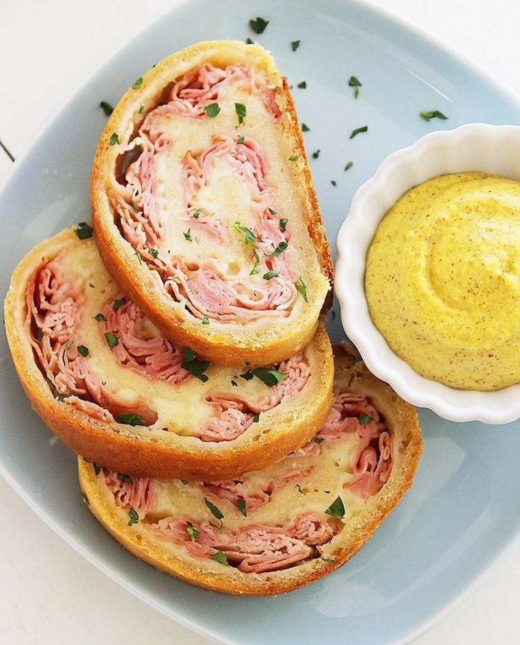 Recept na cesto s nízkym obsahom uhľovodíkov so šunkou a syrom