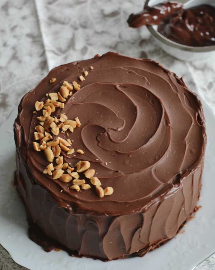 ganache-arašidy-ozdoba-tortu-tanier-misa-ganache