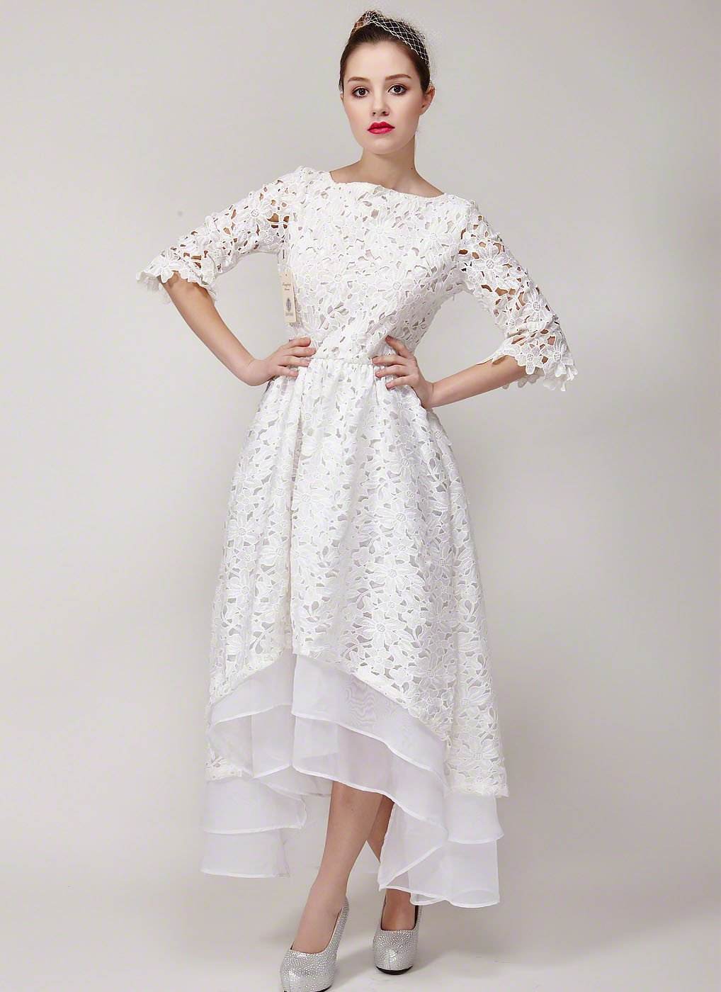 Neformálne svadobné šaty Mullet Svadobné šaty Špicaté topánky Strieborné lodičky Doplnky do vlasov