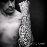 татуировка за мъже №996 - готина версия на модела, която може лесно да се използва за трансформиране и прилагане като татуировка на гърба за мъже