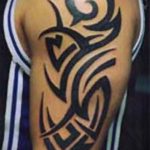 татуировка за мъже # 470 - изключителна версия на модела, която може успешно да се използва за трансформиране и прилагане като татуировка на латински за мъже