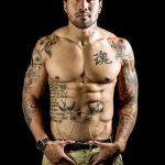 татуировка за мъже # 5 е готина версия на дизайна, която може да се използва добре за промяна и приложение като мъжки татуировки