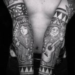 татуировка за мъже # 22 е готина версия на модела, която може лесно да се използва за преразглеждане и като амулети за татуировки за мъже