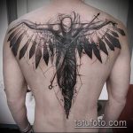 татуировка за мъже №415 - готина версия на картината, която може успешно да се използва за преразглеждане и прилагане като амулети за татуировки за мъже