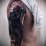 татуировка за мъже # 86 е готина версия на модела, която може успешно да се използва за преразглеждане и прилагане като татуировка за мъже