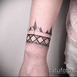 татуировка за мъже # 722 е готина версия на дизайна, която може успешно да се използва за обработка и приложение като мъжки татуировки