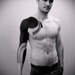 татуировка за мъже # 391 - готина версия на модела, която може лесно да се използва за трансформиране и прилагане като татуировка на латински за мъже