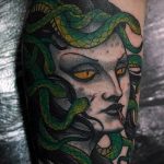 татуировка за мъже №780 - интересна версия на модела, която може да се използва добре за преразглеждане и нанасяне като татуировка на гърба за мъже