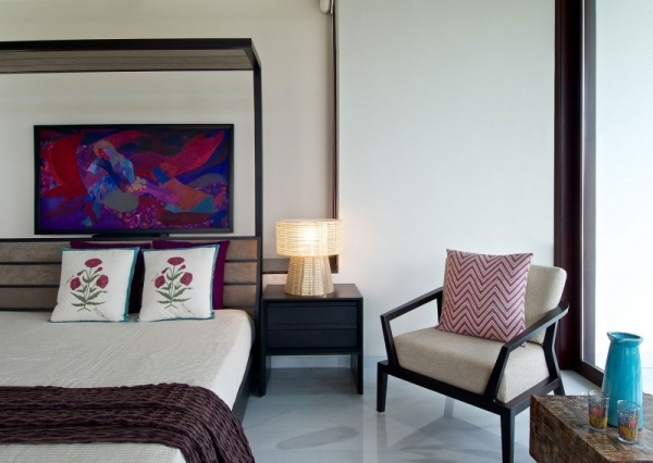 Spálňa vybavená rozkladacou pohovkou Interiérový dizajn rozkladacej pohovky v spálni