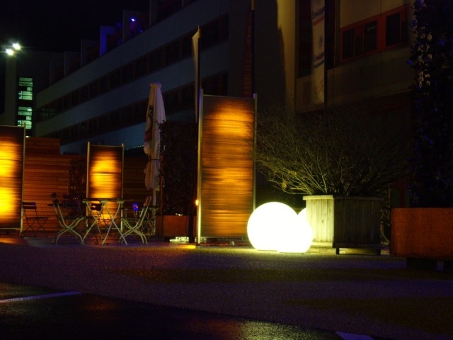 Lunacrete priesvitný betón SOLI-waende-Airport-Stuttgart