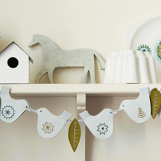 Polička dekorácia veniec drotár vták silueta Poličky remeselné nápady na dekoráciu girlandy drotár siluetu vtáka