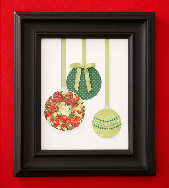 Dekorácia na stenu, vianočné motívy, gule, stuhy, rámy na obrázky Nástenné dekorácie Vianočné motívy Guličky pútka Rámy na obrázky