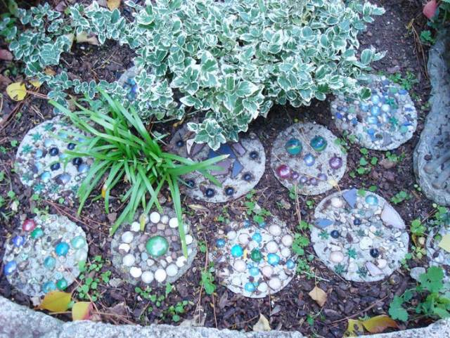 Nápady na dekoráciu prinášajú rozmarné ozdobné nášľapné kamene ozdobte sa