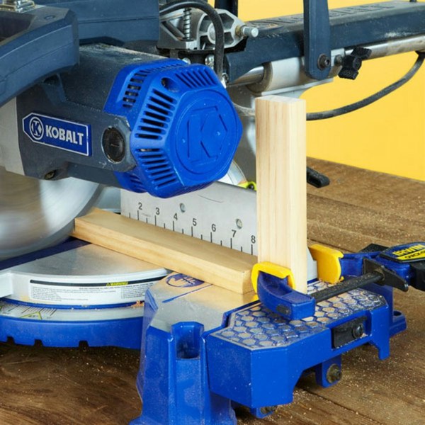 Podrobné informácie o remeselných prácach s drevenou rohožkou, krok 2