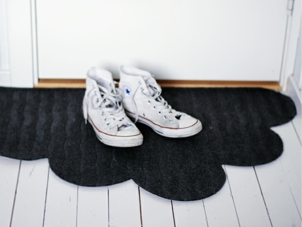 Vystrihnite rohožku v tvare oblaku