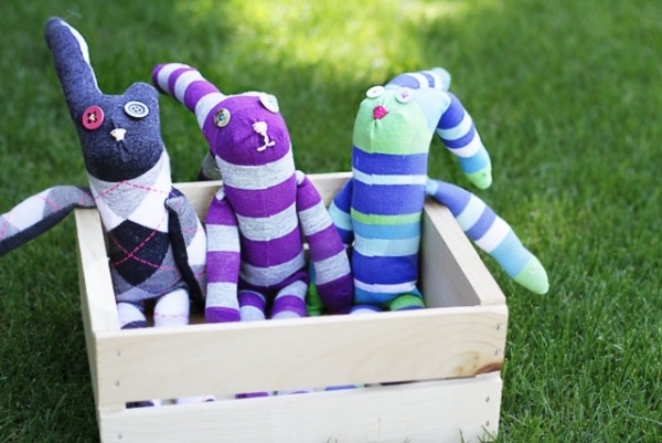 Veľkonočné darčeky pre batoľatá, bábika vyrobená zo starých ponožiek