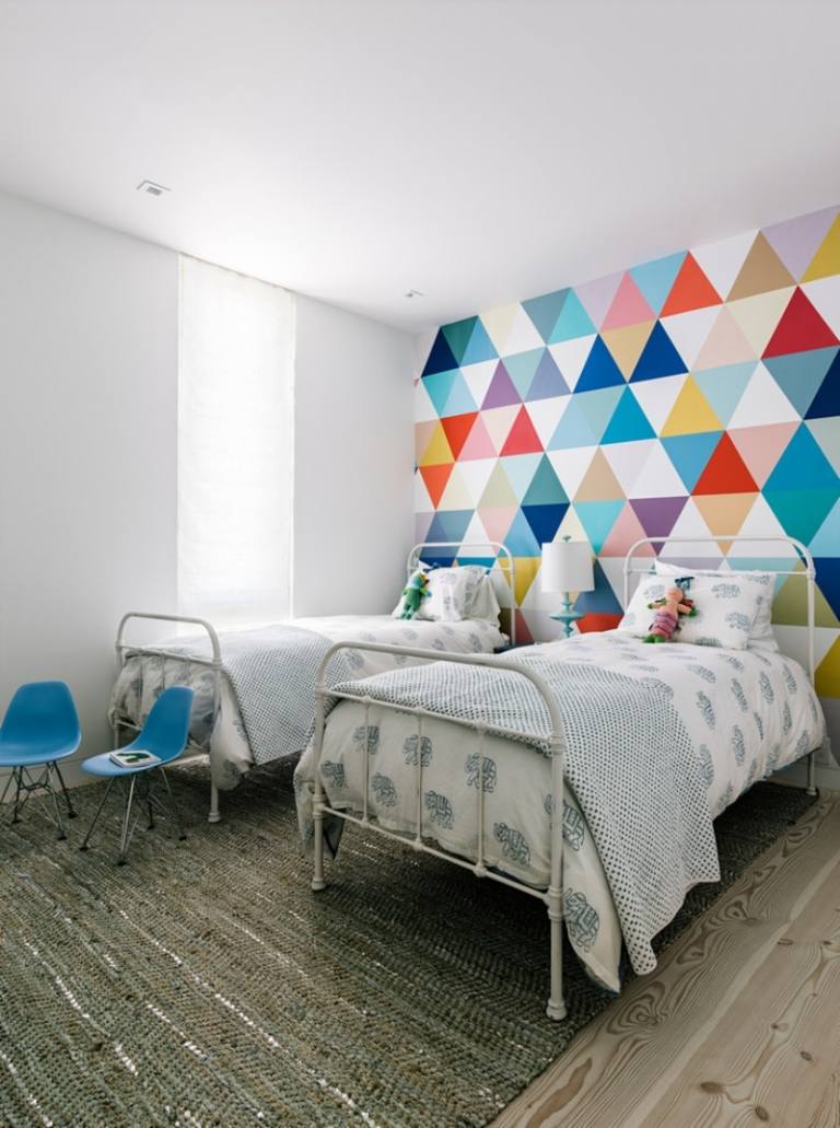 teenager-room-wall-design-wallpaper-colored-prints-triangle-pattern-colored