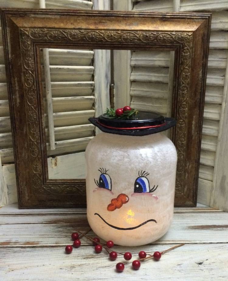 Lampu pre snehuliaka môžete vyrobiť z prázdnej murárskej nádoby a elektrickej čajovej sviečky snehuliak-drotár-jar-biela-farba-čajová sviečka-elektrické-veko-rám obrazu