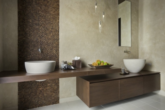 Dizajnové ručné svietidlo do umývadla a umývadla s teplým drevom Puristický dizajn do kúpeľne Zapustená skrinka pod umývadlo. Dizajn ručnej žiarovky