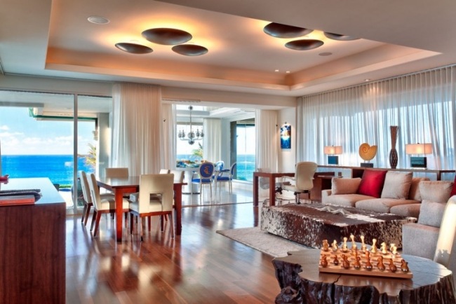 prázdninový dom luxusné maui hawaii obývací priestor stropné svetlá prázdninová vila luxusné maui havaj obývacia izba stropné svetlá