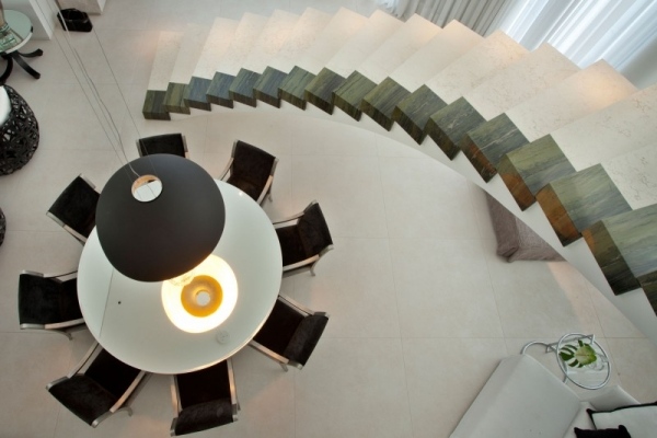 točité schody-moderný interiér točité schody-moderný-interiér