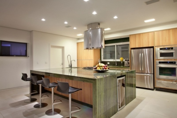 moderná kuchyňa ostrovčekovo zelená moderná kuchyňa-ostrov-zelená