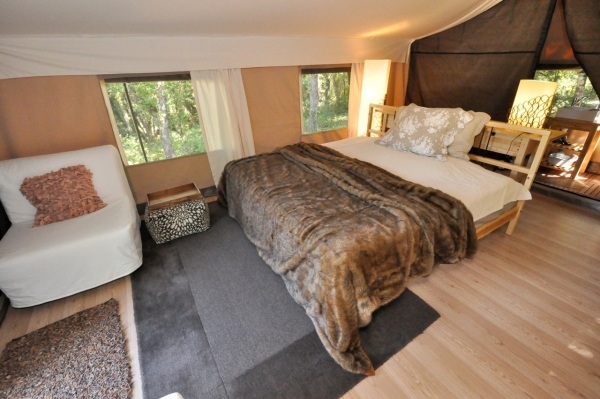 Kempingový stan-moderný dizajn zariadenia