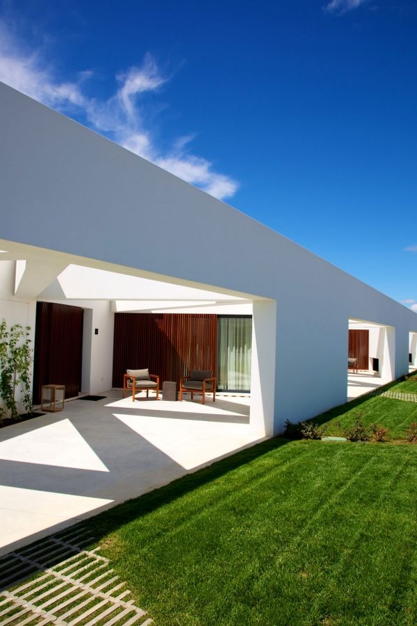 Moderný hotel Portugalsko slnečná terasa Moderný hotel Portugalsko slnečná terasa vinica