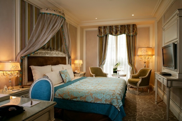 Luxusná interiérová hotelová izba Luxusná dekorácia interiéru hotelovej izby