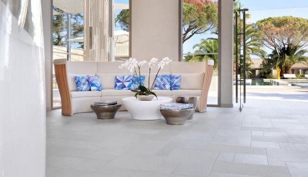 luxusný hotel orchidey saint-tropez biela paleta