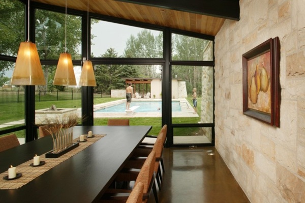 luxusná vila s jedálenským kútom a moderným interiérom jedálenský kút-luxusná-vila-s-moderným interiérom