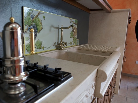 luxusná kuchyňa v tradičnom štýle - tabaková kuchyňa z neolitu luxusná kuchyňa-tradičný štýl-tabaková kuchyňa-neolit