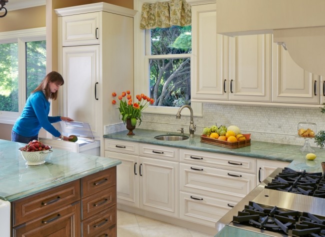 biele kuchynské skrinky luxusný dizajn kuchyne ohýbané drevo biele kuchynské skrinky luxusný dizajn kuchyne z ohýbaného dreva