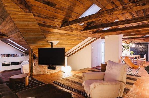 luxusný mezonet s exkluzívnym interiérom z drevenej strechy