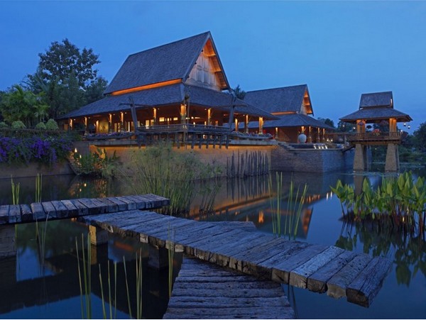 luxusné pavilóny thajsko drevený most luxusné pavilóny v thajsku drevený most