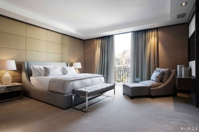 dizajn spálne béžové krémové čalúnenie stien