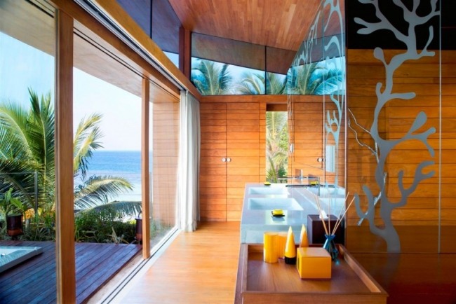 Dizajnové zasklenie kúpeľňových drevených prvkov Dizajnové kúpeľňové drevené prvky zasklenie obkladové drevo