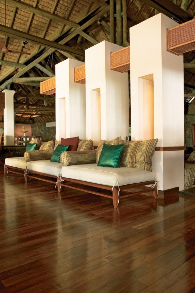 Dizajn hotela-moderný salónik-posedenie-pohodlný interiér Ferienort Familienhotel Dizajn-moderný salónik-posedenie-pohodlné