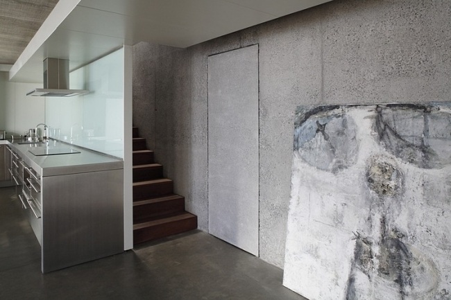 Betónová vila-otvorený charakter modernej konštrukcie-nerezové kuchynské schodisko-záhrada del sol