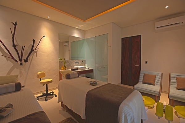 kúpele wellness oáza villa esmeralda luxusný moderný dizajn interiéru priestrannosť wellness oáza azul villa esmeralda luxusný trendový interiérový dizajn priestrannosť