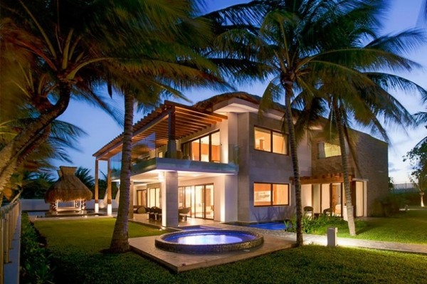 prázdninový dom luxusná vila esmeralda exotické stromy zeleň plážový dom luxusná vila esmeralda exotické stromy bazén