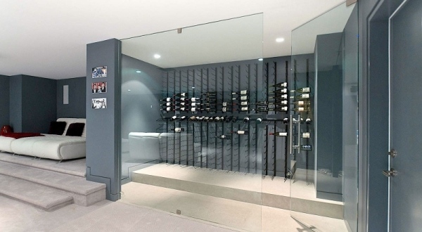 luxusná vila vínna pivnica sklenené dvere Luxusná vila vínna pivnica sklenené dvere