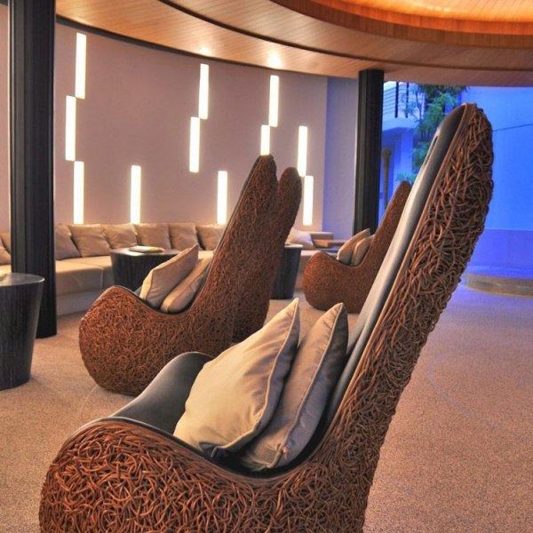 pohodlné kreslo tkané luxusné vily rezort Koh Samui