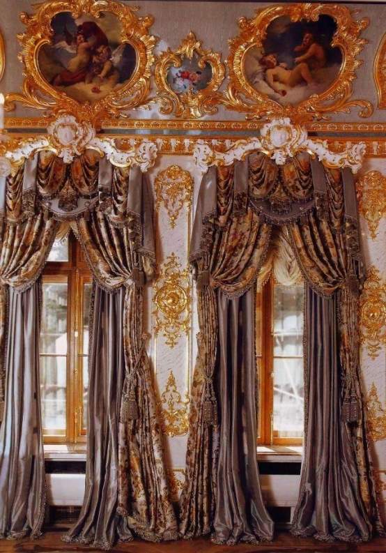 Rokokový interiérový architekt-Igor Gremitsky Interiérový architekt rokokového bytu-Igor Gremitsky