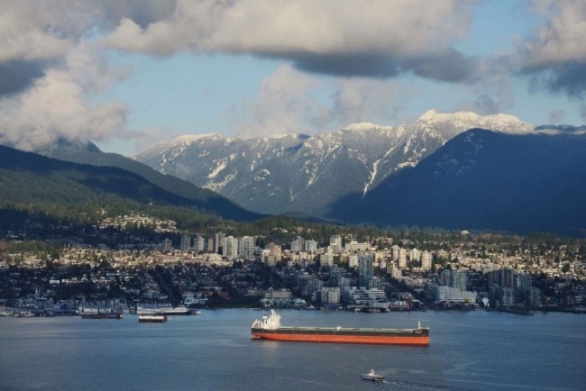 hory panoramatický výhľad luxusný byt moderný interiér luxusný apartmán s moderným interiérom a výhľadom na hory